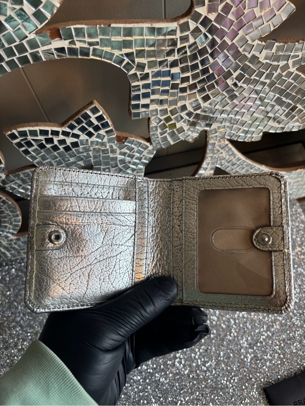 ⭐️Brahmin Jane Silver Duchess Wallet - Picture 8 of 9
